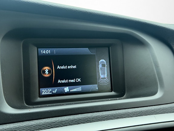 Volvo V40 17 of 28