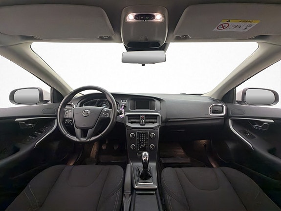 Volvo V40 12 of 28