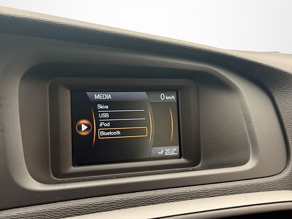 Volvo V40 18 of 28
