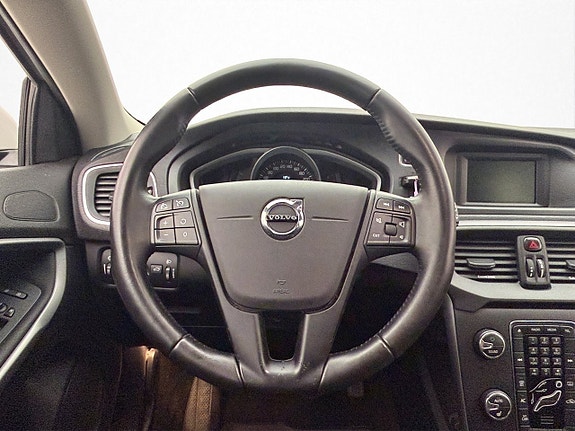 Volvo V40 13 of 28