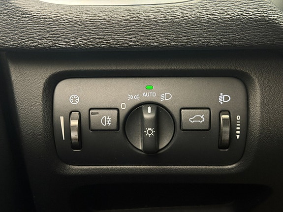 Volvo V40 20 of 28
