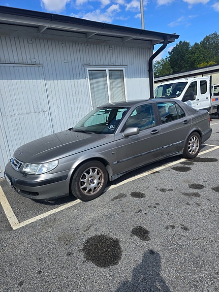 Saab 9-5 2 of 8