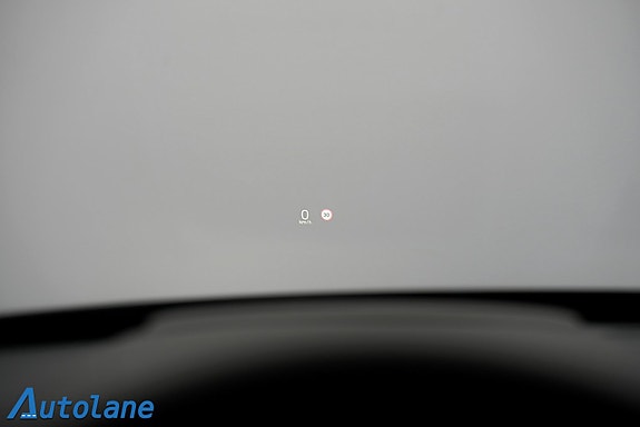Volvo XC90 16 of 30