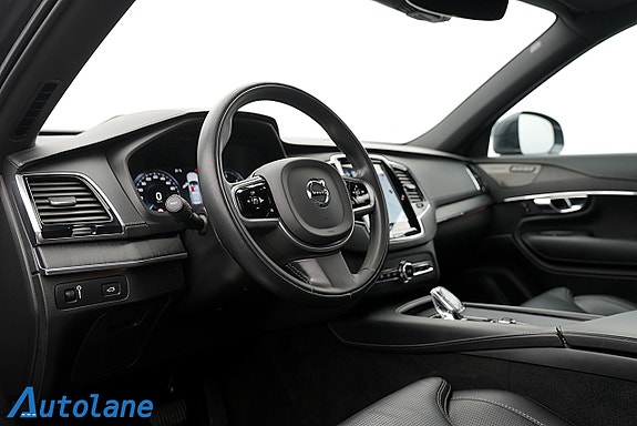 Volvo XC90 13 of 30