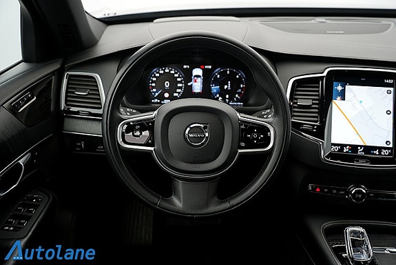 Volvo XC90 14 of 30