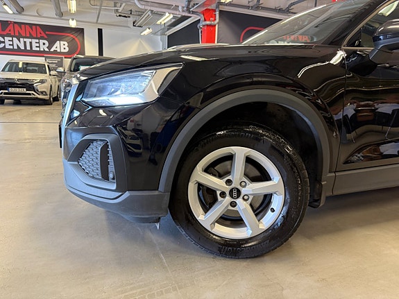 Audi Q2 2 of 25