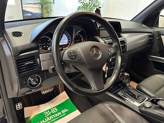 Mercedes-Benz GLK220 15 of 28