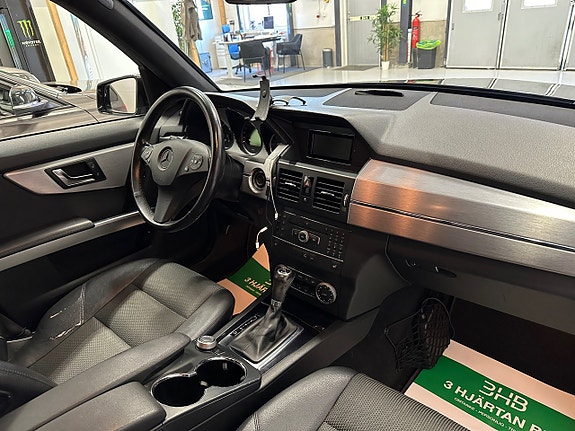 Mercedes-Benz GLK220 17 of 28