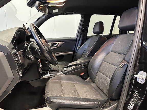 Mercedes-Benz GLK220 11 of 28