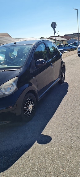 Toyota Aygo 2 of 5