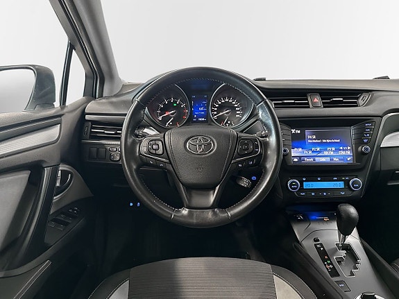 Toyota Avensis 9 of 11