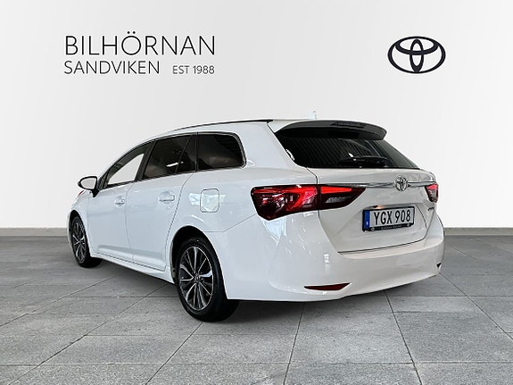 Toyota Avensis 2 of 11