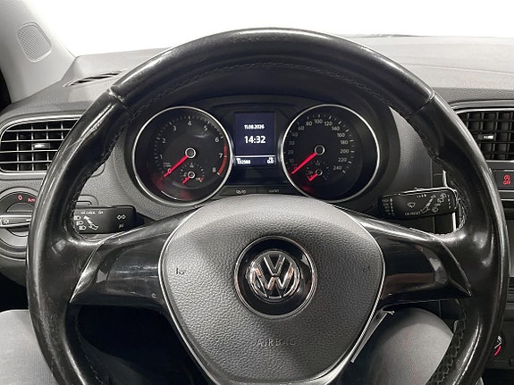Volkswagen Polo 15 of 21