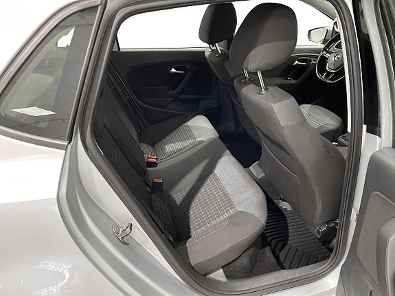 Volkswagen Polo 19 of 21