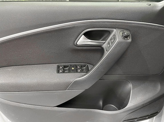 Volkswagen Polo 12 of 21