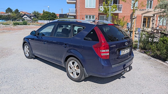 Kia Ceed 2 of 5