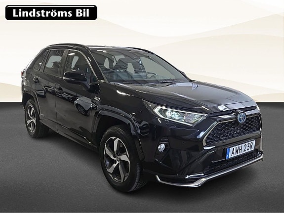 Toyota RAV4 3 of 18