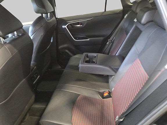 Toyota RAV4 10 of 18