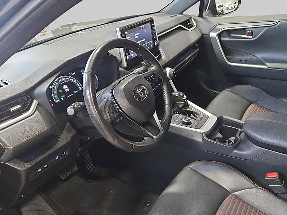 Toyota RAV4 13 of 18