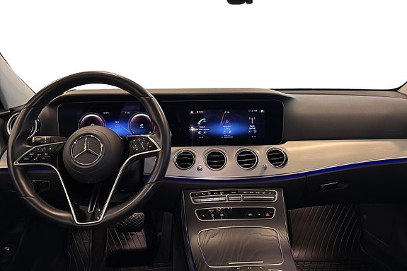 Mercedes-Benz E200 8 of 13