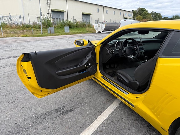 Chevrolet Camaro 9 of 18