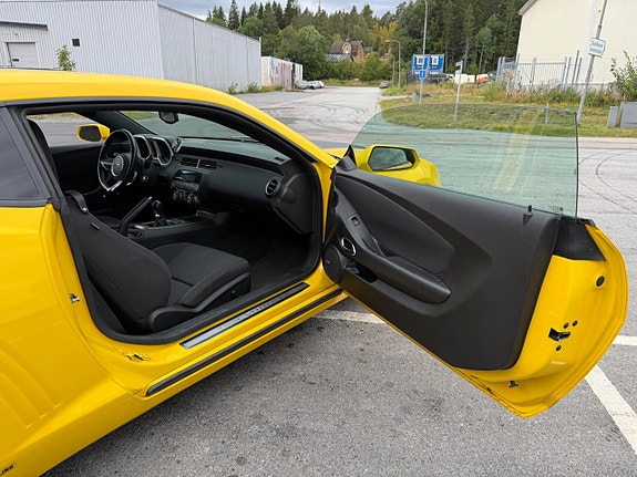 Chevrolet Camaro 12 of 18