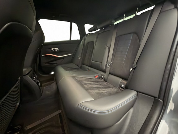 BMW 320 16 of 30