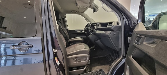 Volkswagen Multivan 8 of 11
