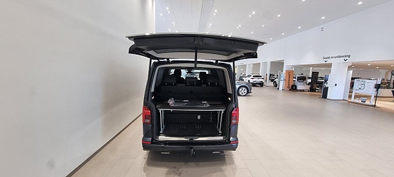 Volkswagen Multivan 5 of 11