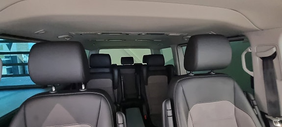 Volkswagen Multivan 9 of 11