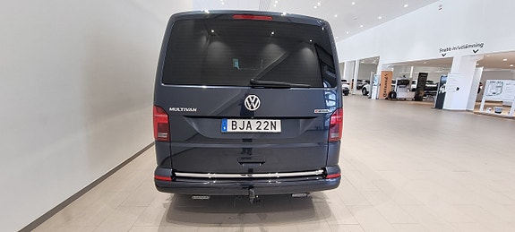 Volkswagen Multivan 4 of 11