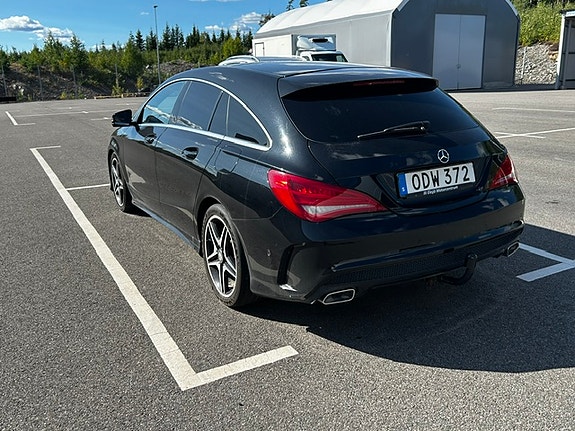 Mercedes-Benz CLA220 d 2 of 4