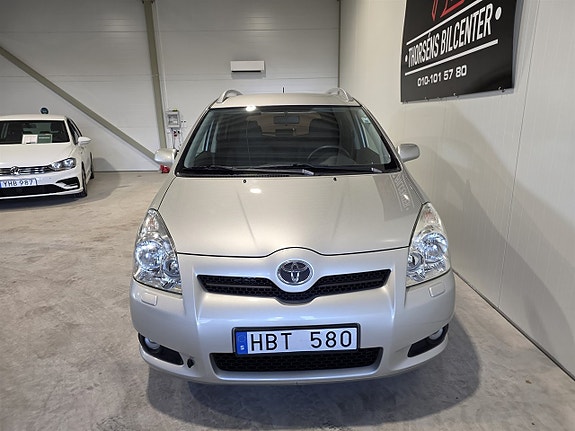 Toyota Corolla Verso 12 of 14