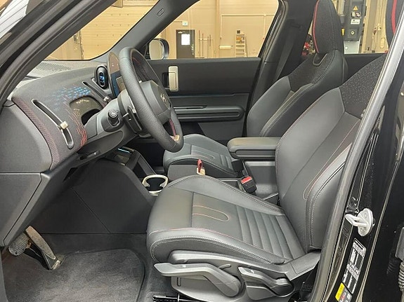 MINI Countryman SE 6 of 15