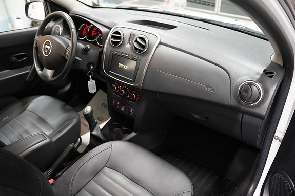 Dacia Sandero Stepway 7 of 19