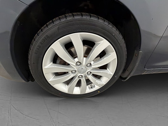 Kia Carens 28 of 30