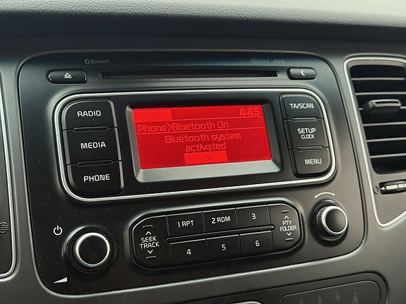Kia Carens 21 of 30