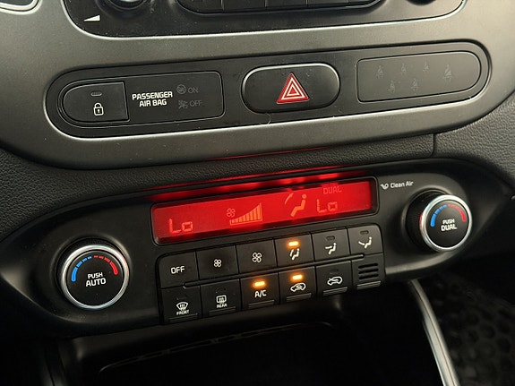 Kia Carens 22 of 30