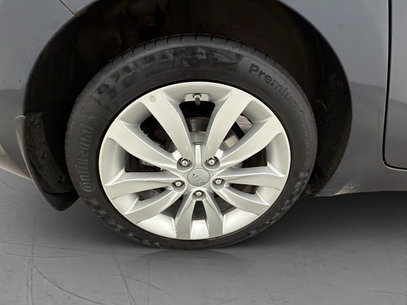 Kia Carens 30 of 30