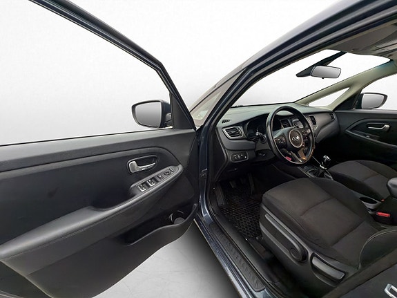 Kia Carens 11 of 30