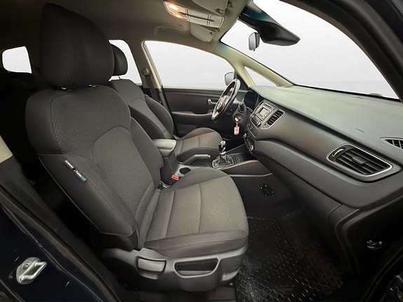 Kia Carens 24 of 30