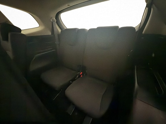 Kia Carens 26 of 30