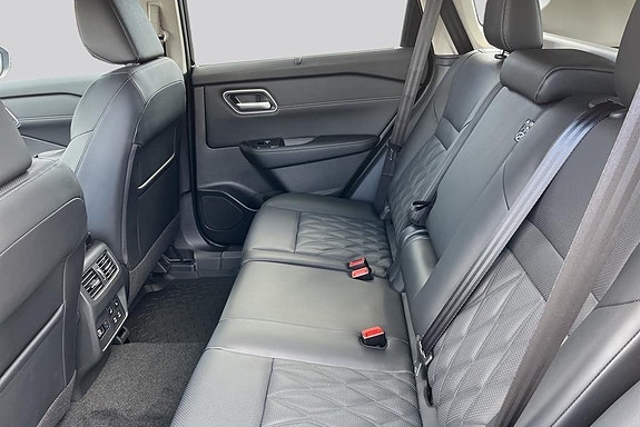 Nissan X-Trail 9 of 14