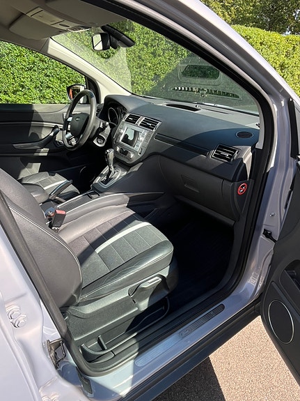 Ford Kuga 7 of 9