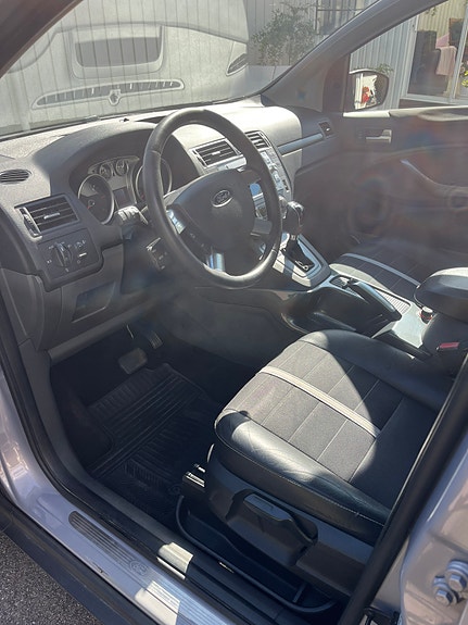 Ford Kuga 4 of 9