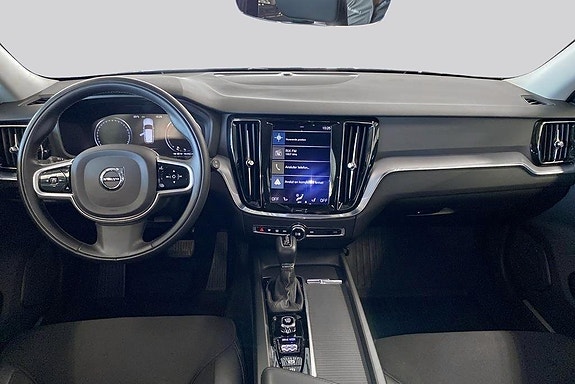 Volvo V60 Cross Country 7 of 19