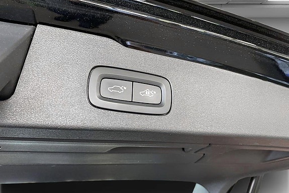 Volvo V60 Cross Country 14 of 19
