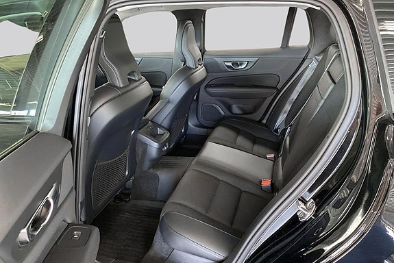 Volvo V60 Cross Country 9 of 19