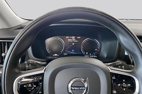 Volvo V60 Cross Country 10 of 19