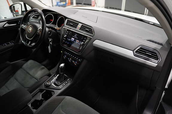 Volkswagen Tiguan 10 of 26